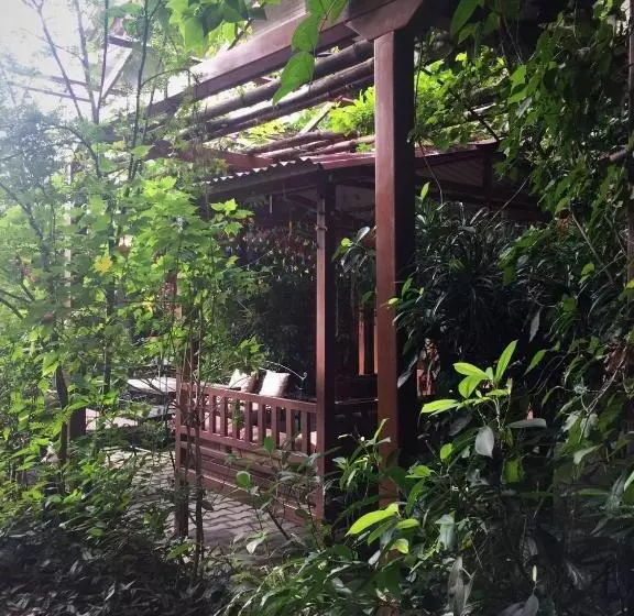 هتل Middle Path & Spa