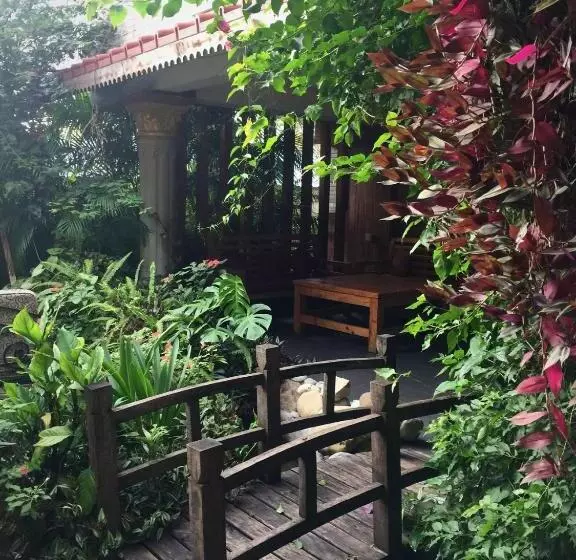 هتل Middle Path & Spa