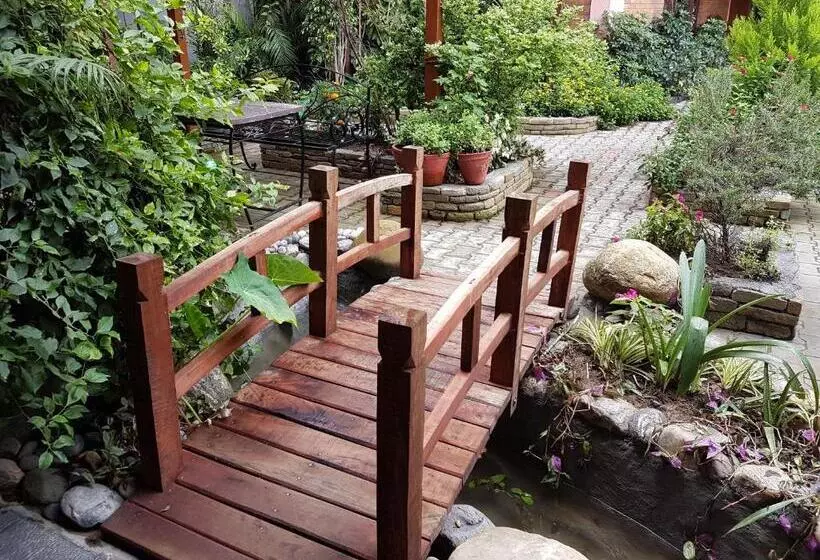 هتل Middle Path & Spa