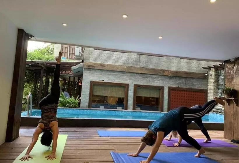 هتل Middle Path & Spa