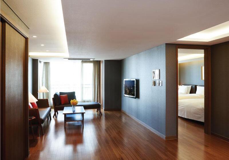 Hotel Oriens  & Residences