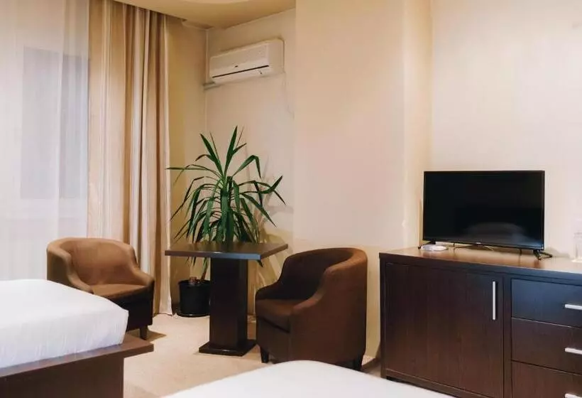 هتل The Regent Club