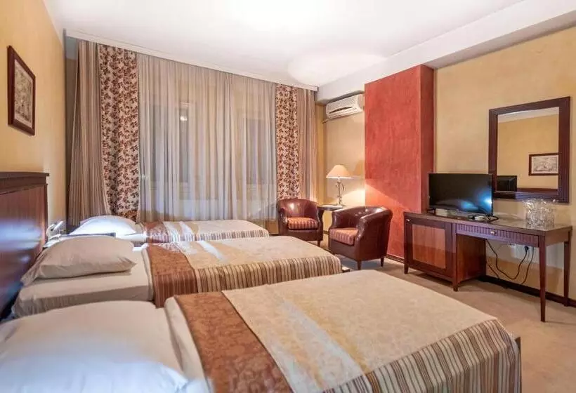 هتل The Regent Club