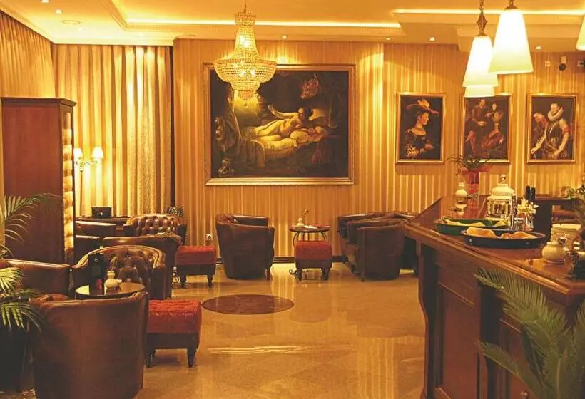 هتل The Regent Club