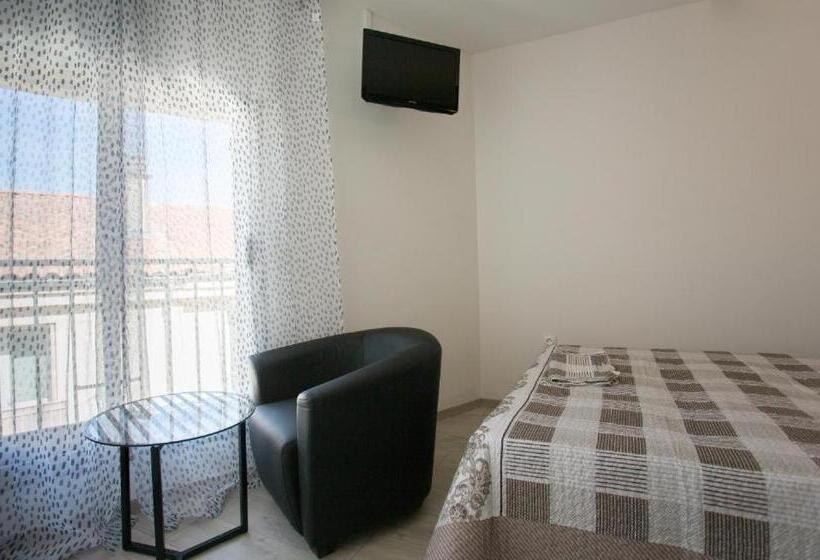 בית מלון כפרי Alizéa