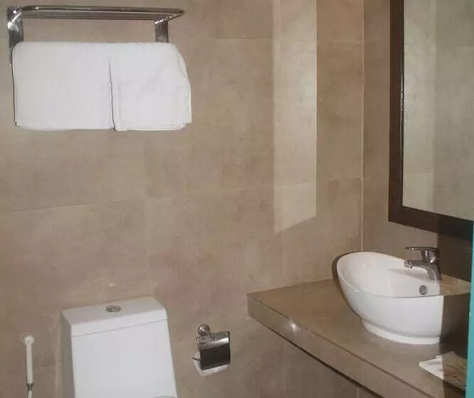 Отель Ava Gil Puyat