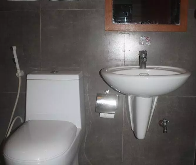 Отель Ava Gil Puyat