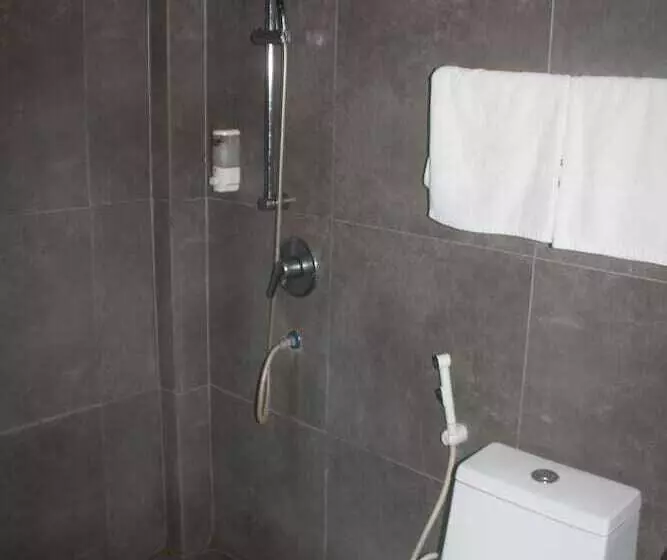 Отель Ava Gil Puyat