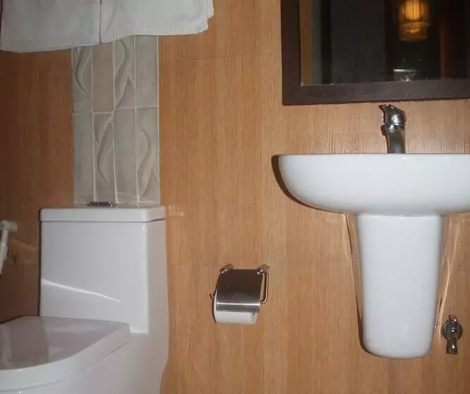 Отель Ava Gil Puyat