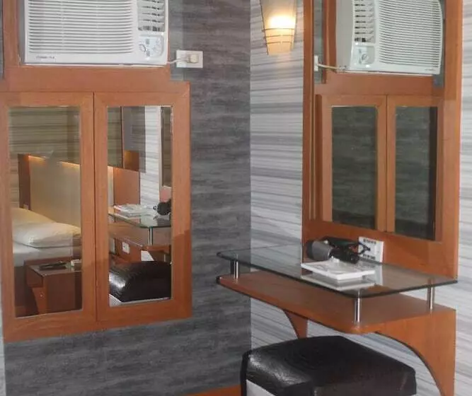 Отель Ava Gil Puyat