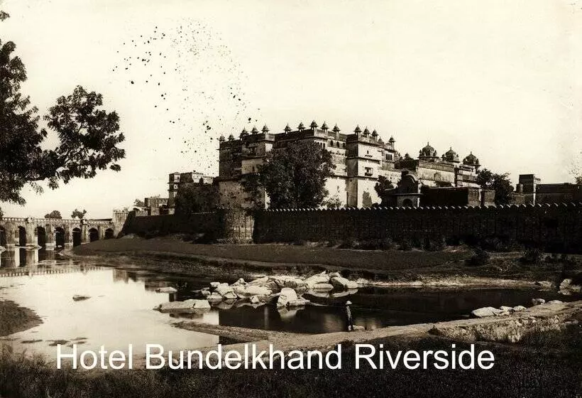 בית מלון כפרי Bundelkhand Riverside