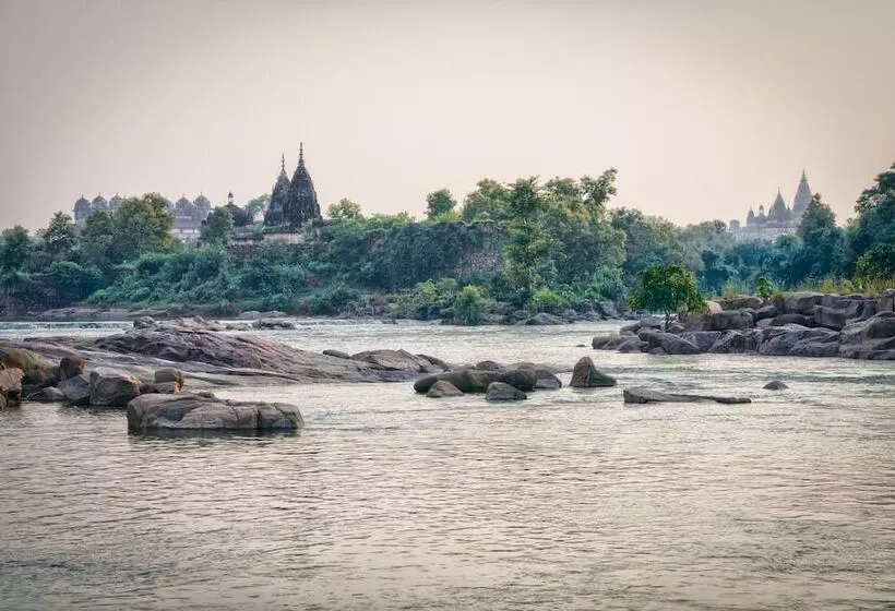 בית מלון כפרי Bundelkhand Riverside