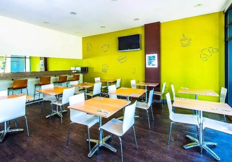 Отель Ibis Budget Sydney Olympic Park