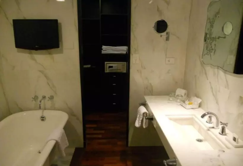 هتل Kenton Palace Buenos Aires