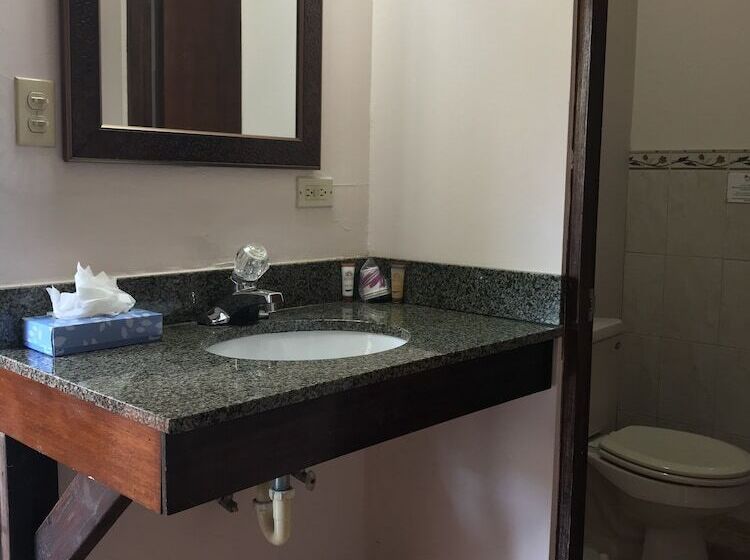 هتل Luquillo Sunrise Beach Inn