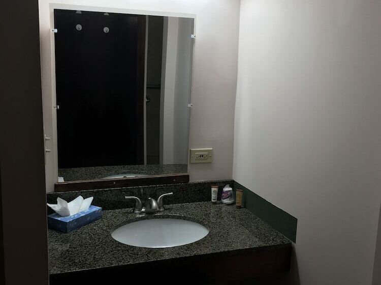 هتل Luquillo Sunrise Beach Inn