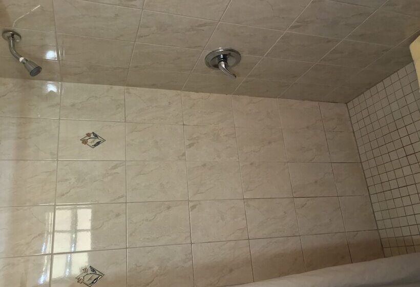 هتل Luquillo Sunrise Beach Inn