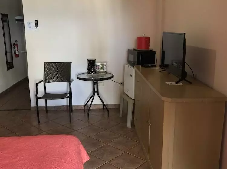 هتل Luquillo Sunrise Beach Inn