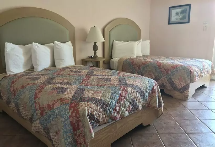 هتل Luquillo Sunrise Beach Inn