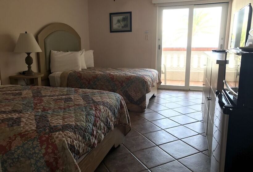 هتل Luquillo Sunrise Beach Inn