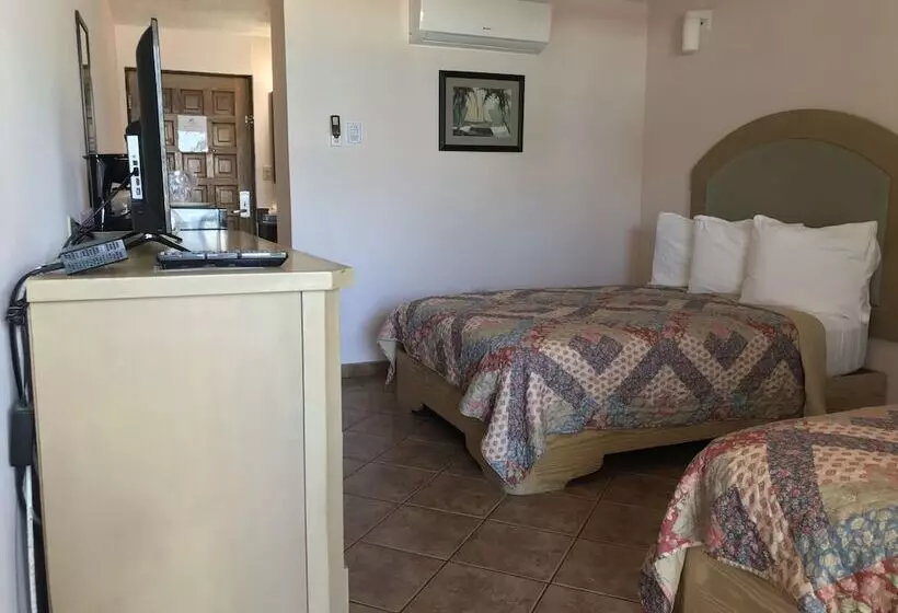 هتل Luquillo Sunrise Beach Inn