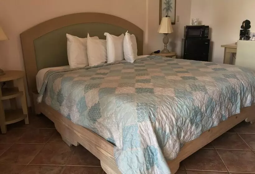 هتل Luquillo Sunrise Beach Inn