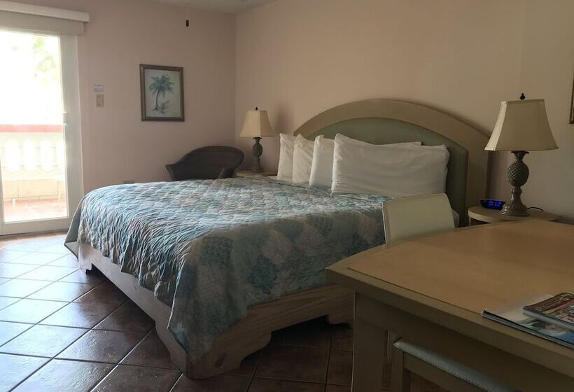 هتل Luquillo Sunrise Beach Inn