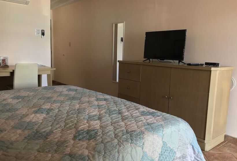 هتل Luquillo Sunrise Beach Inn