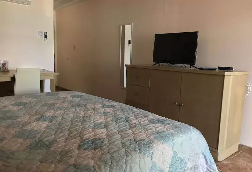 هتل Luquillo Sunrise Beach Inn