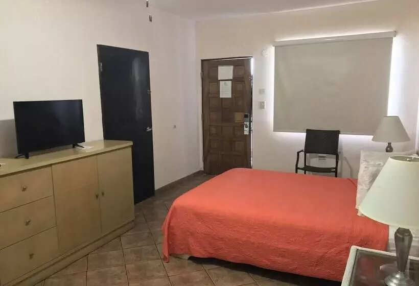 هتل Luquillo Sunrise Beach Inn