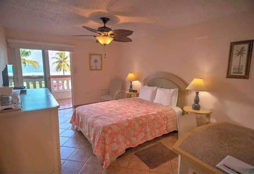 هتل Luquillo Sunrise Beach Inn