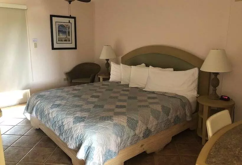 هتل Luquillo Sunrise Beach Inn