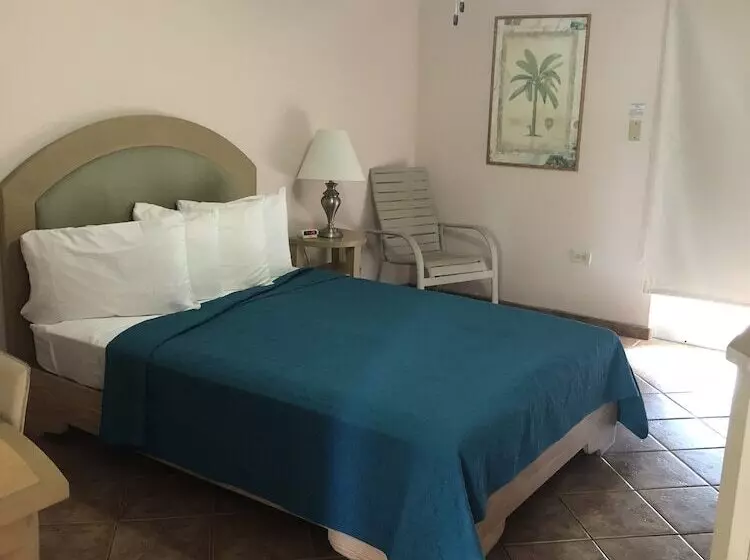 هتل Luquillo Sunrise Beach Inn