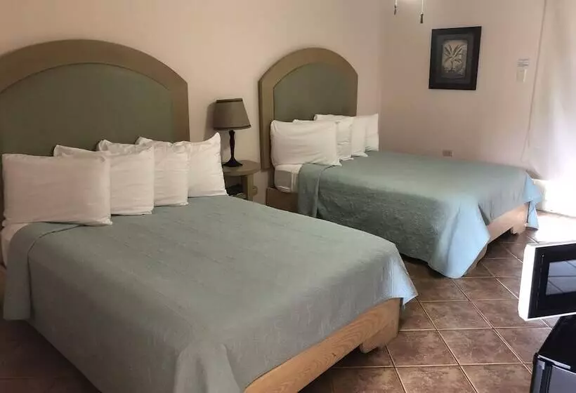 هتل Luquillo Sunrise Beach Inn