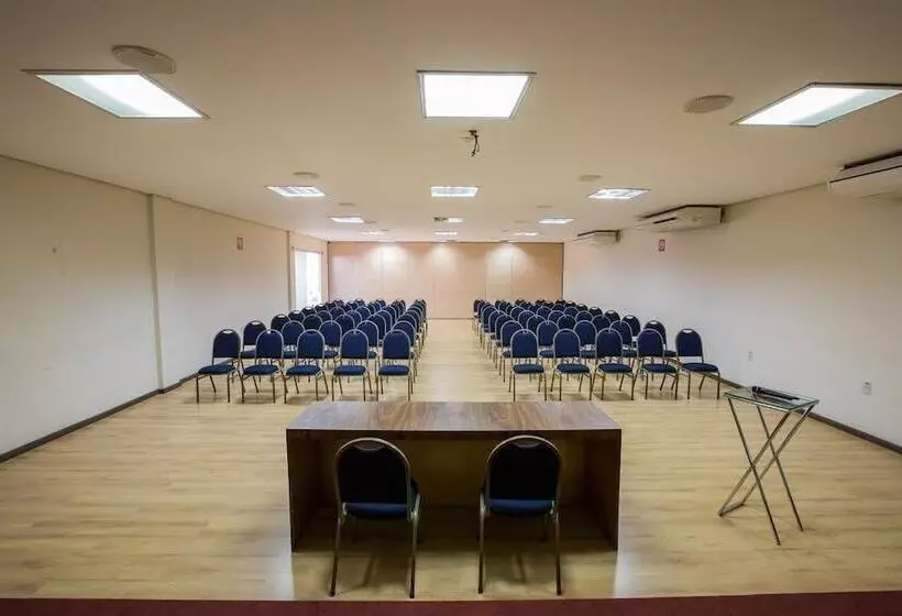 酒店 Maximus Business