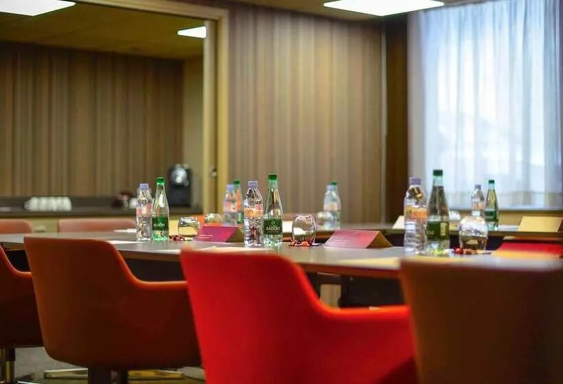 Отель Mercure Poitiers Centre