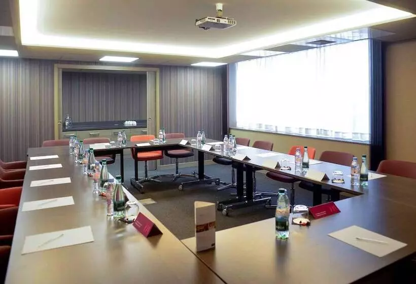 Отель Mercure Poitiers Centre