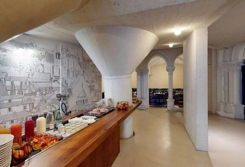 Отель Mercure Poitiers Centre