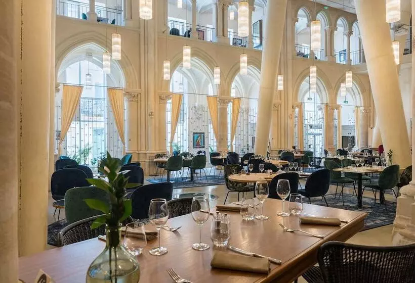 Отель Mercure Poitiers Centre