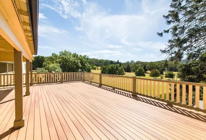 Hotel Peppers Craigieburn Resort