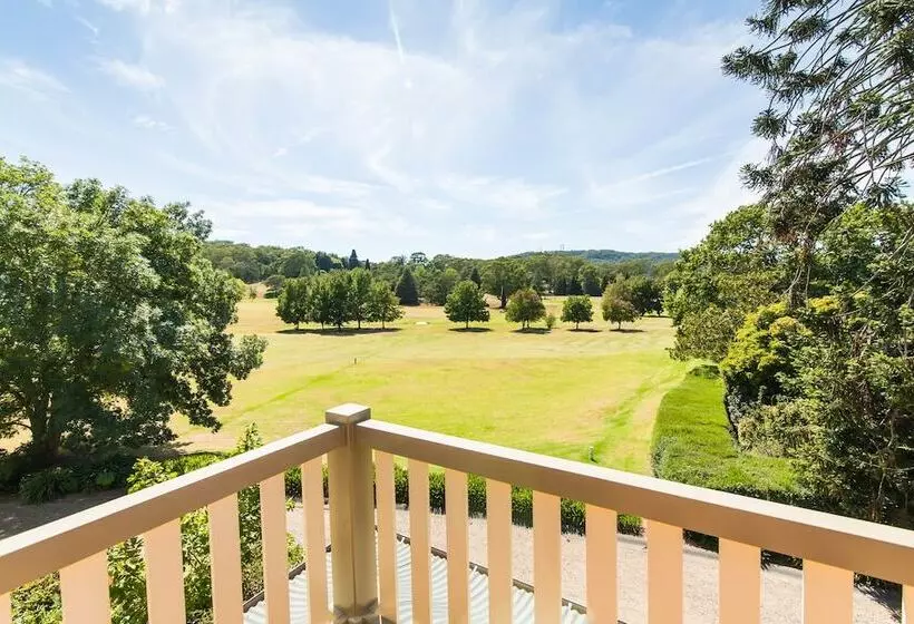 Hotel Peppers Craigieburn Resort