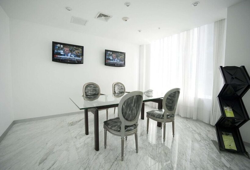 Radisson Hotel Decapolis Miraflores