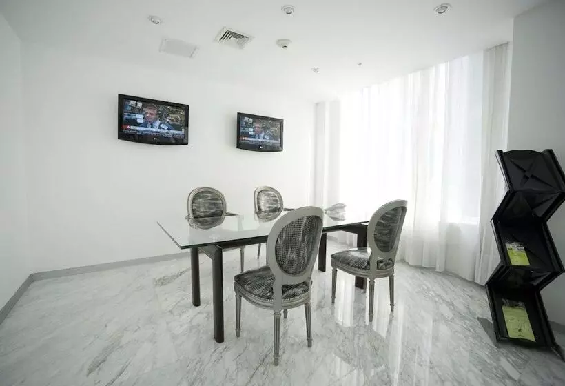 Radisson Hotel Decapolis Miraflores