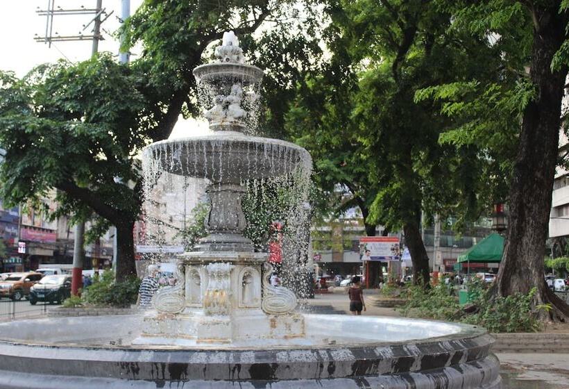 Hotell Ramada By Wyndham Manila Central