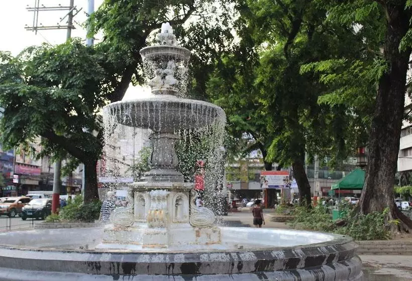 Hotel Ramada By Wyndham Manila Central