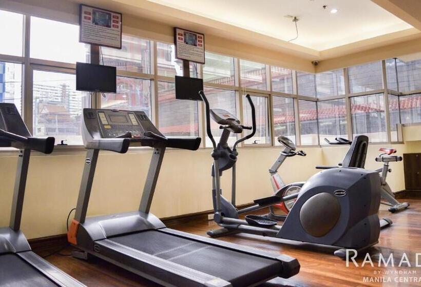 Hotell Ramada By Wyndham Manila Central