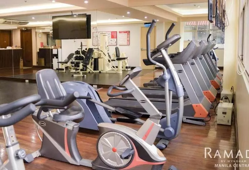 Hotel Ramada By Wyndham Manila Central