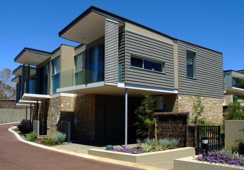 호텔 Smiths Beach Resort