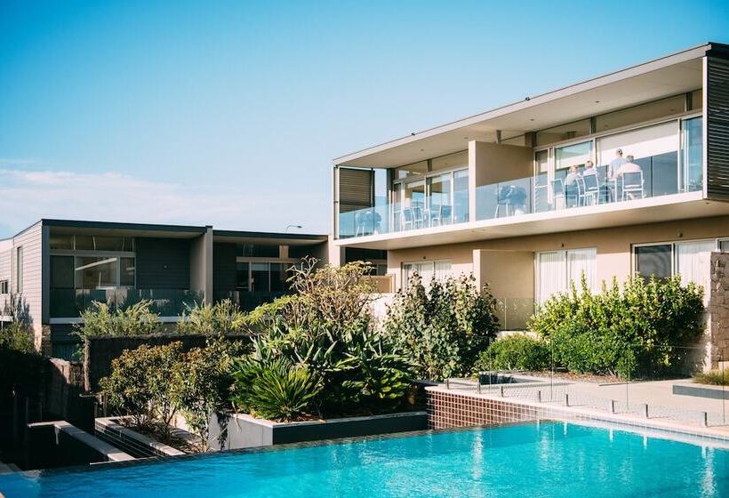 호텔 Smiths Beach Resort