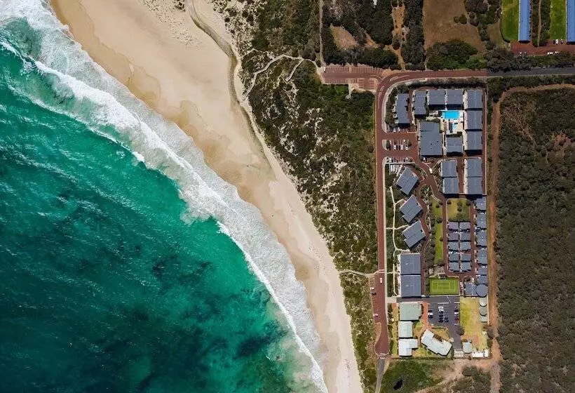 Отель Smiths Beach Resort